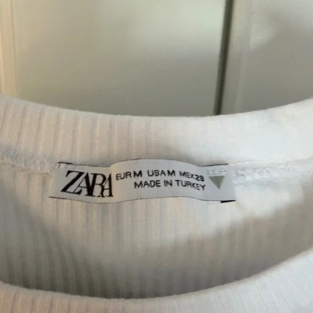 Zara Womens Black White Colorblock Ribbed Puff Sleeve Knit Top Size Medium